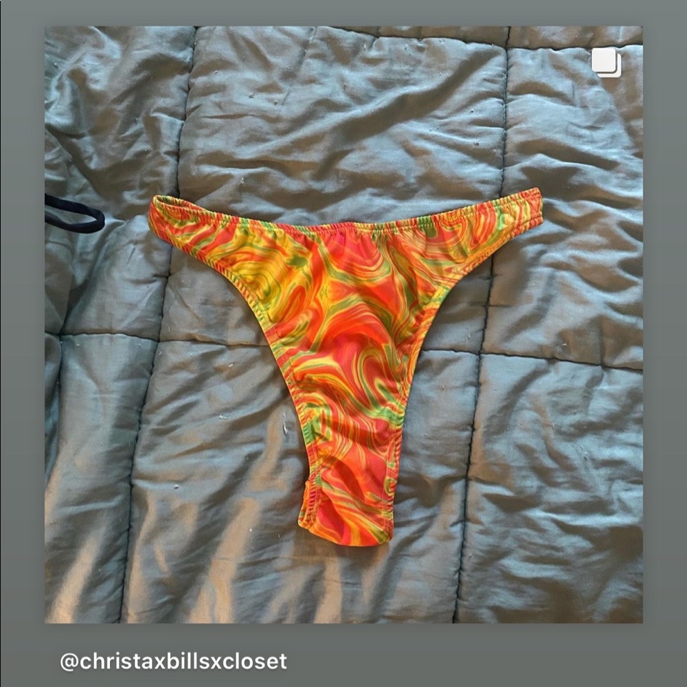 Rave with mi gente thong bottom